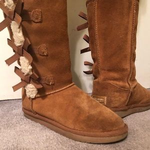 Nice kookaburra by ugg boots